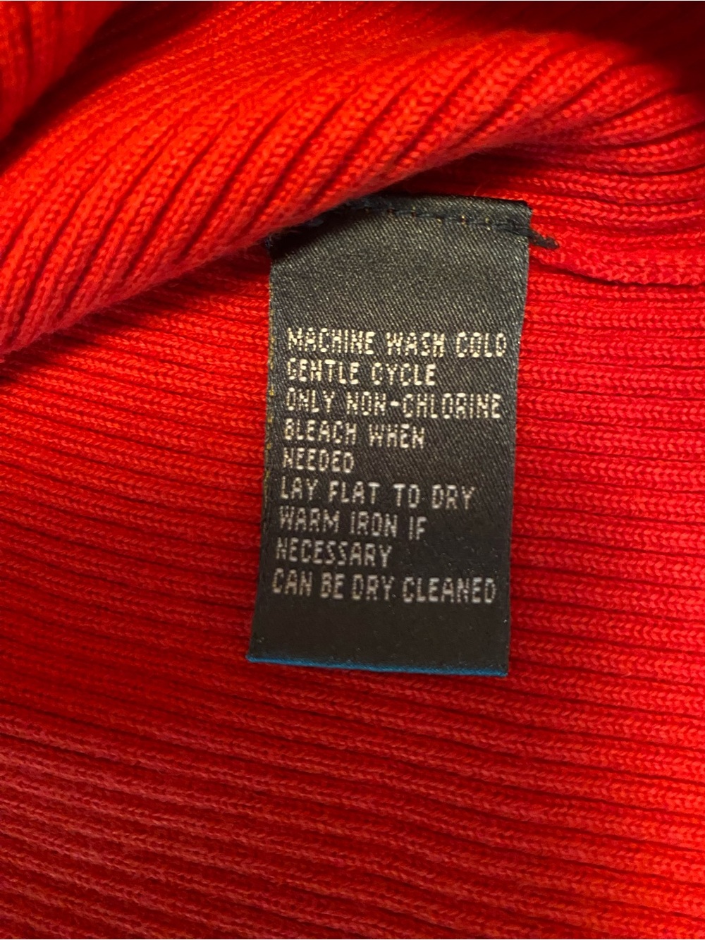 Ralph Lauren Red Turtleneck Sweater - Classic Ribbed Knit - Picture 4 of 4